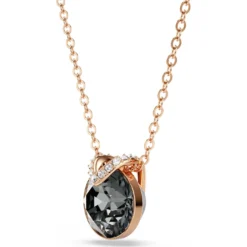 Bella V pendant