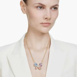 Idyllia pendant and brooch
