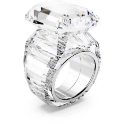 Lucent cocktail ring
