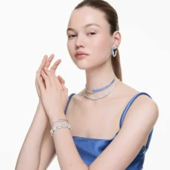 Matrix necklace