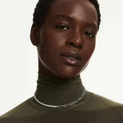 Matrix necklace
