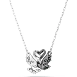 Swan pendant