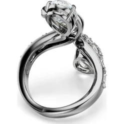 The Vienna Collection open ring