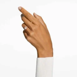 Una Angelic cocktail ring