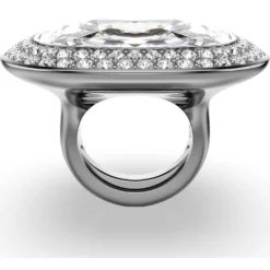 Una Angelic cocktail ring