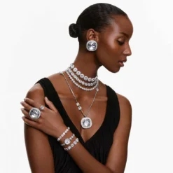 Una Angelic cocktail ring