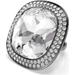 Una Angelic cocktail ring