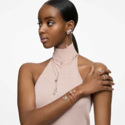 Una Angelic stud earrings