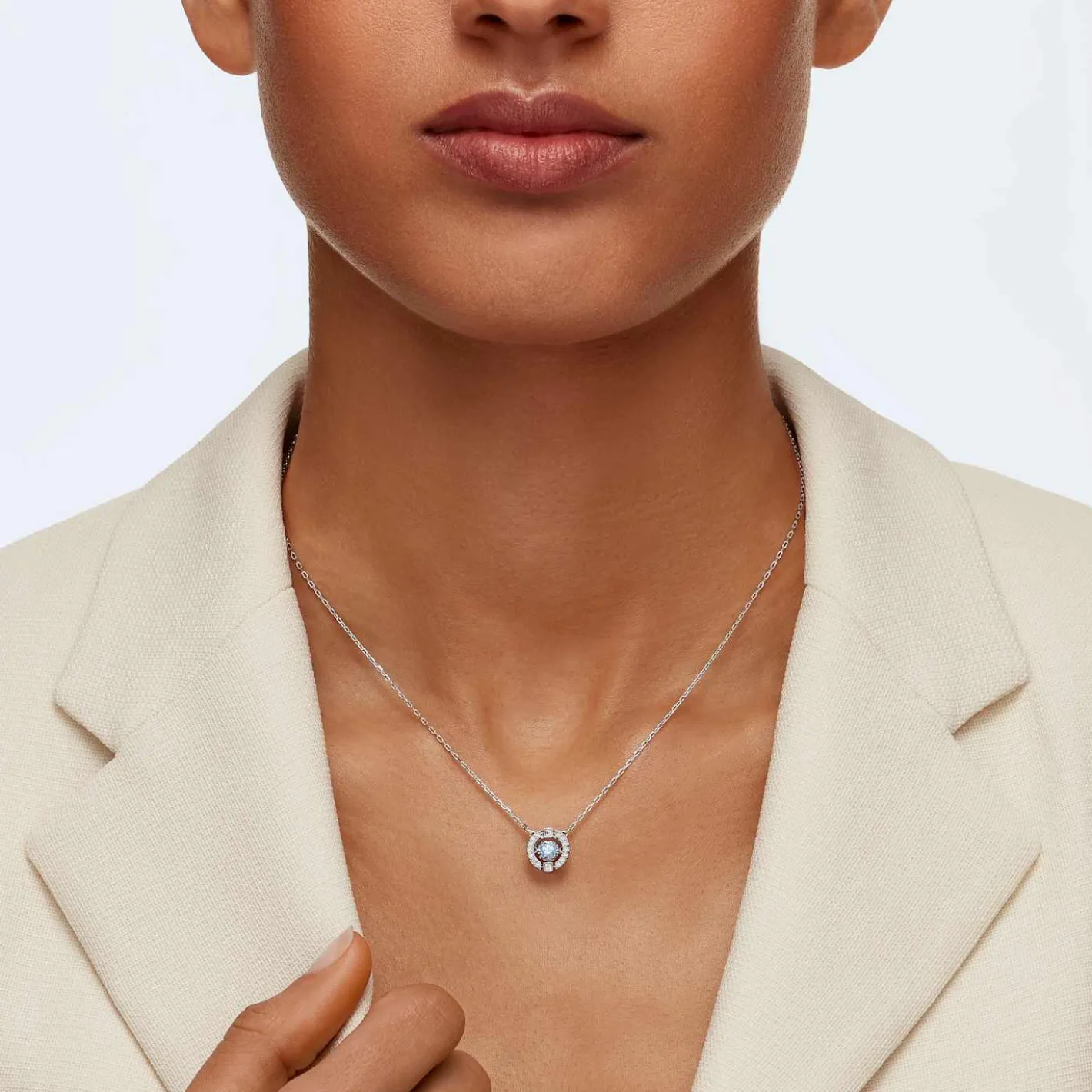 Una necklace